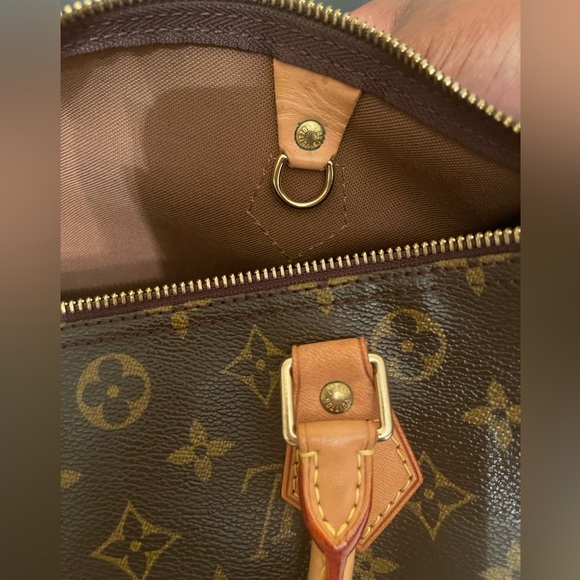 Preowned Louis Vuitton speedy 30 in excellent condition. - Picture 13 of 14